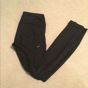 Patagonia Black Pack Out leggings